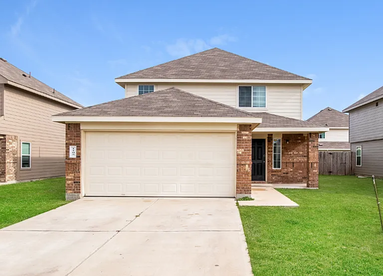 1105 Crossing Dr — Photo 1