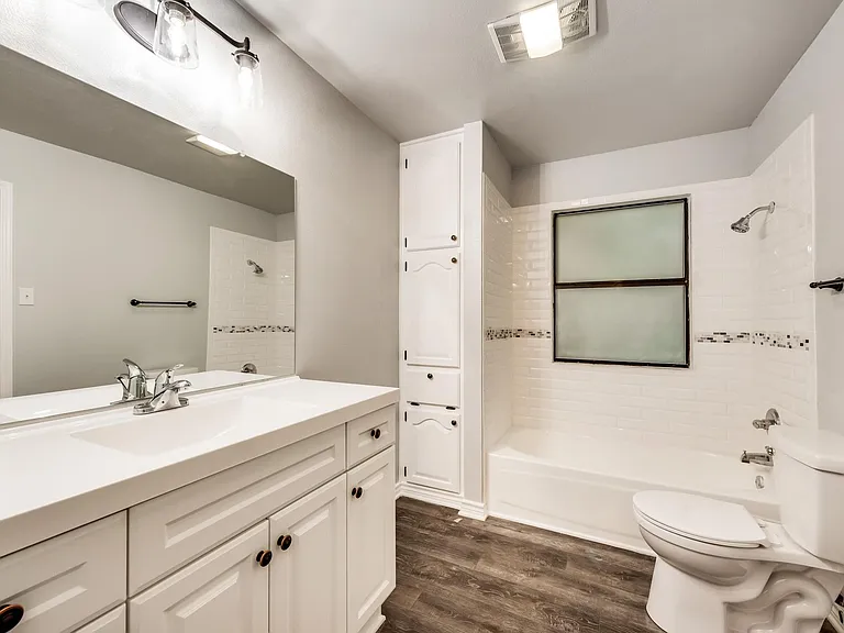 408 S Adams St — Photo 5