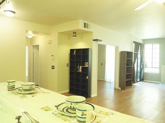 2nd image of 5534 Encino Ave
