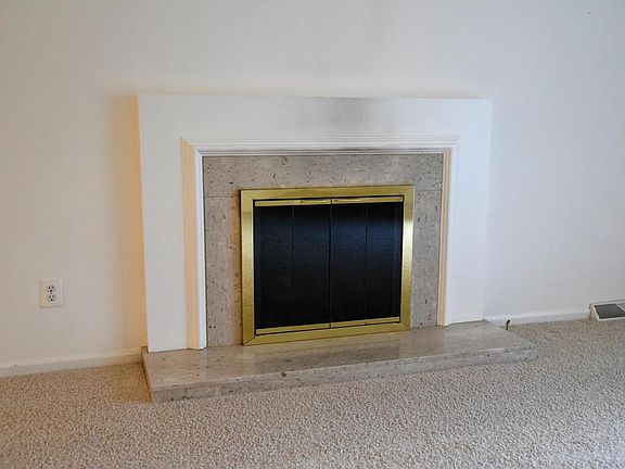 4th image of 3128 Charlevoix Dr SE #45