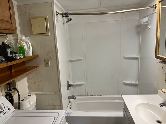 2nd image of 729 Lockes Mill Rd