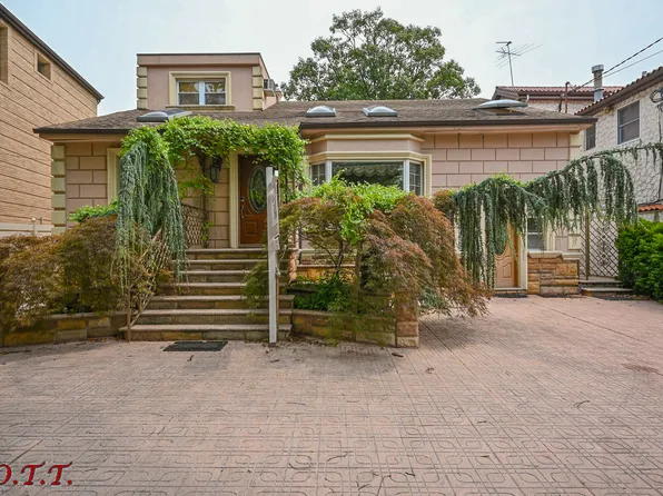 47 Gaylord Drive North image 1 of 21