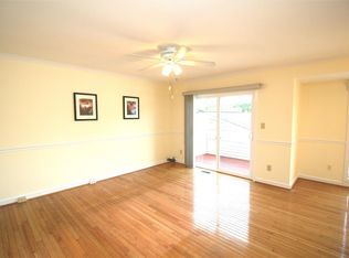 9877 Dockside Ter, Gaithersburg, MD 20886