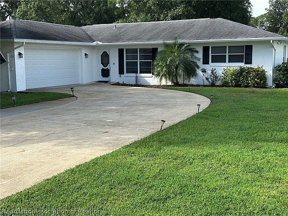 2nd image of 1570 Spring Ln