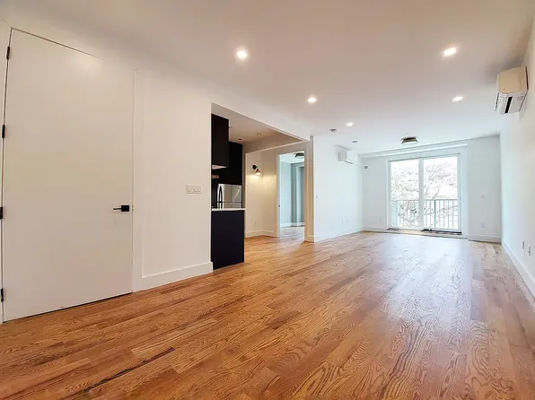 1516 Fulton Street image 1 of 15