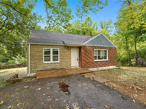 4th image of 3644 N Woodland Ave