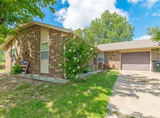 423 S 3rd St, McLoud, OK 74851