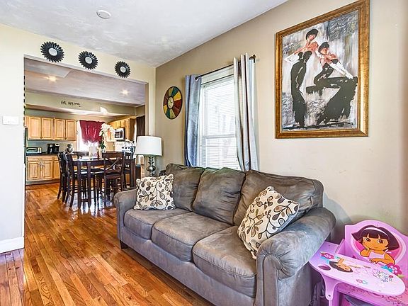 3rd image of 75 Frankton Ave