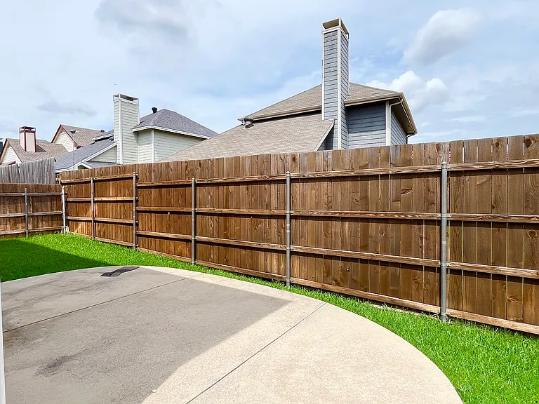 2204 Paige Ct — Photo 40