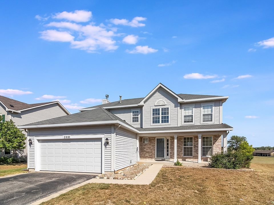 Spacious home, great location, great floor plan!