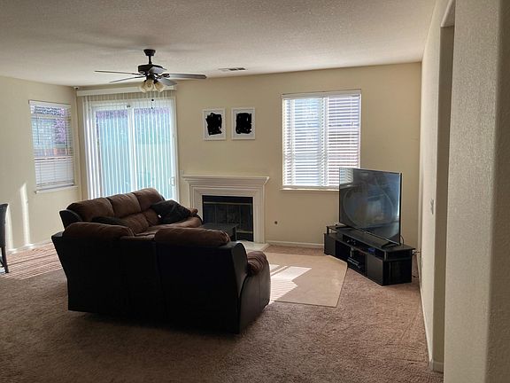 3rd image of 924 Ann Marie Ct