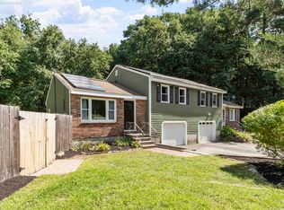 34 Hemlock Cir #A, Sandown, NH 03873