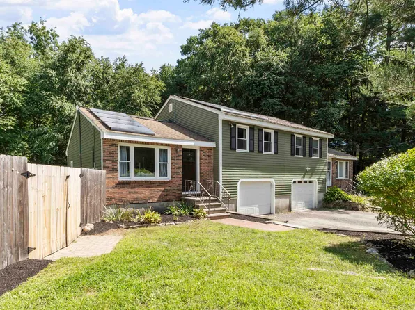 34 Hemlock Circle #A, Sandown, NH 03873