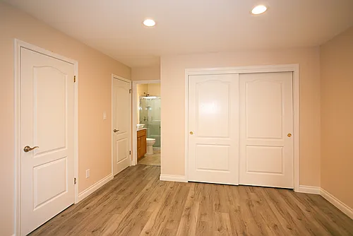 570 Oxford Ave #C Photo 1 570 Oxford Ave #C Photo 1