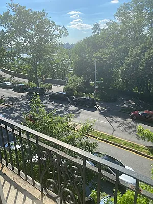 Rented by Crosstown Apartments NYC | media 33