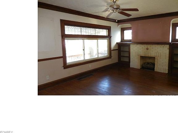 3rd image of 17417 Dartmouth Ave