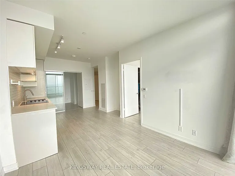 898 Portage Pkwy #Penthouse 05 — Photo 13