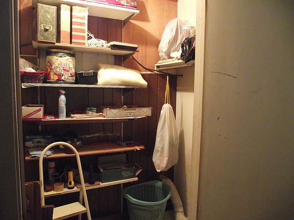 5th image of 308 E Scott St