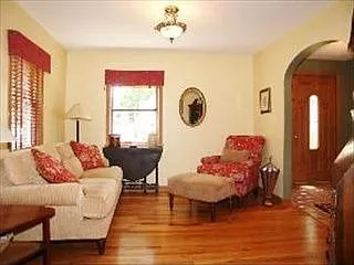 281 E Wilson St photo 1