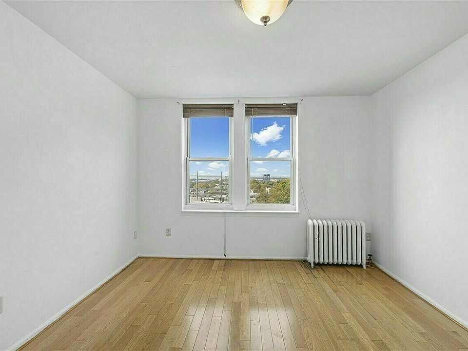 1st image of 2271 Kennedy Blvd APT 404