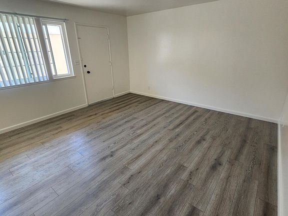 2nd image of 523 Walker Dr Unit 8