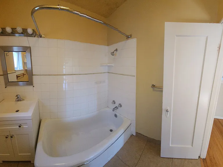 1822-1828 Fixlini St — Photo 15