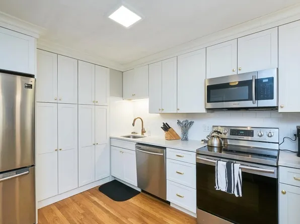 400 Savin Hill Ave, Dorchester, MA