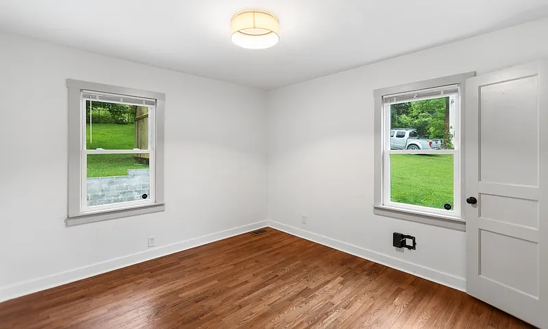 3 bed, 2.0 bath, 1034 sqft, $1,750 — Photo 3