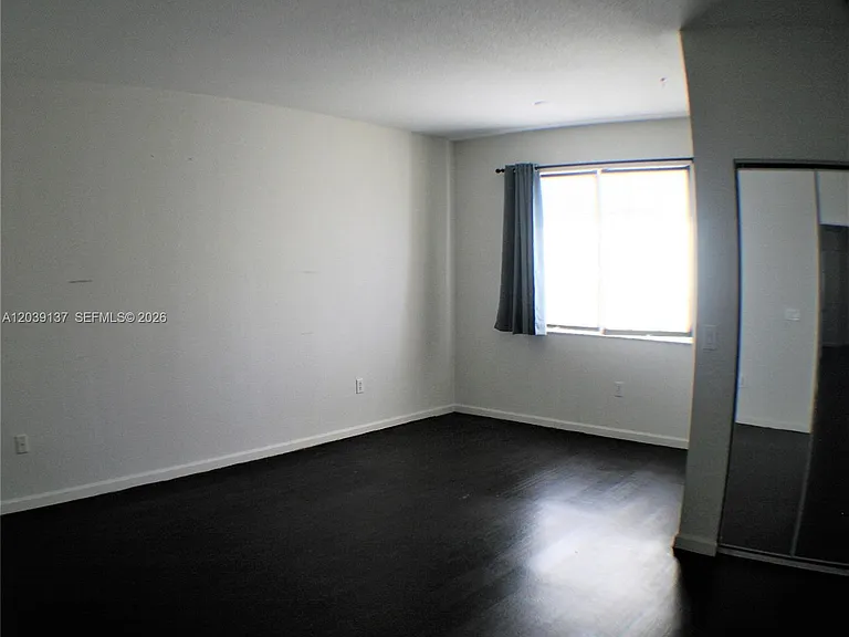 202 Las Brisas Cir — Photo 7