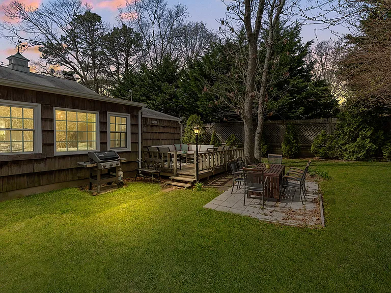 35 Lynn Ave — Photo 22