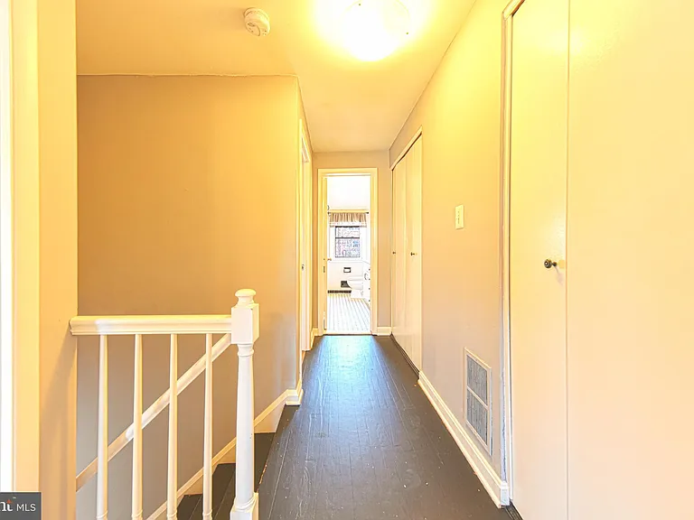 1130 Linden Ave — Photo 10