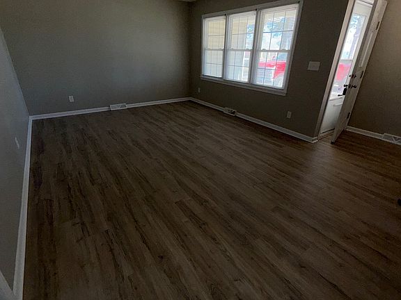 2nd image of 101 Meadow Ln