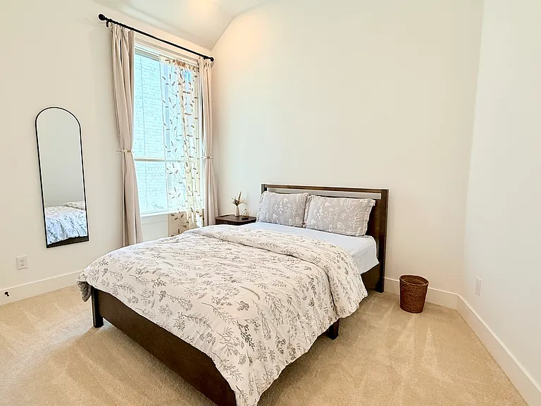 2433 Plumeria Ln — Photo 22