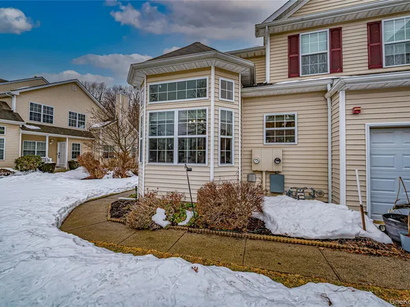 78 Cranberry Circle, Medford, NY 11763