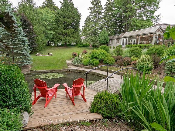 5th image of 2416 Sunningdale Rd W
