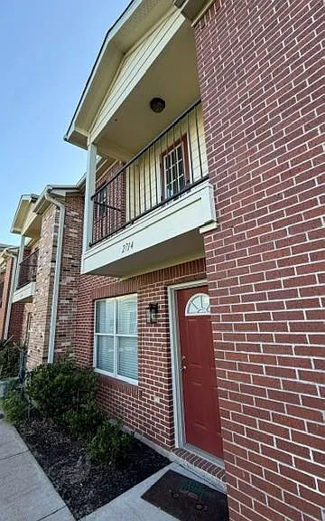 2714 Vienna Pl — Photo 2