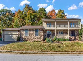 24 Shallowbrook Dr, O'Fallon, IL 62269