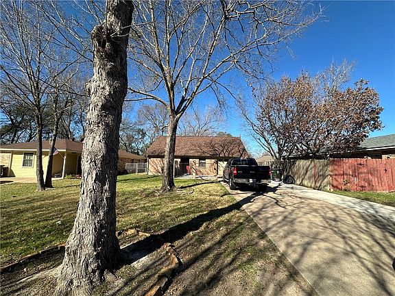 2nd image of 2703 Echo Glen Cir