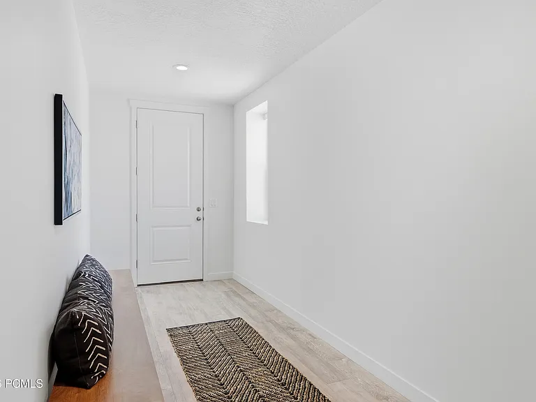 6097 N Brookline Rd — Photo 22
