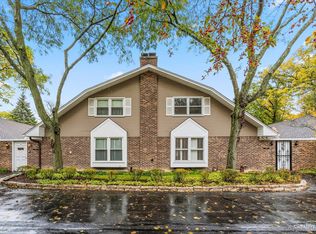 12 Rumford On Asbury, Rolling Meadows, IL 60008