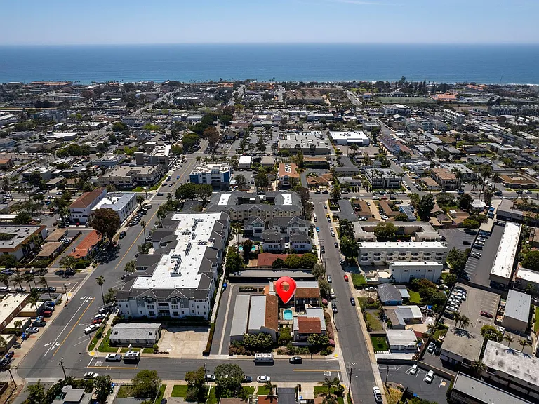 Pacific Pines - in the heart of the beautiful city of Carlsbad — Photo 21