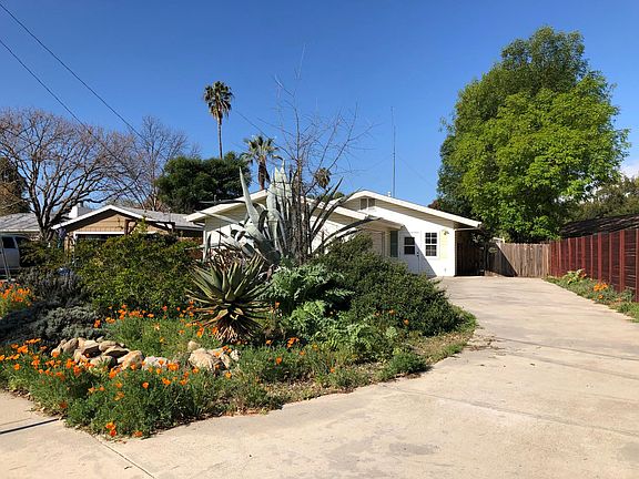 Short walk to Westridge Market, downtown, bike path. Close to hiking trails. Two-car garage with opener, plenty of off-street parking.