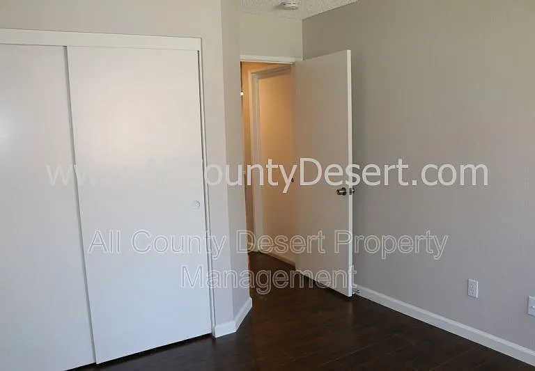 52020 Avenida Mendoza — Photo 12