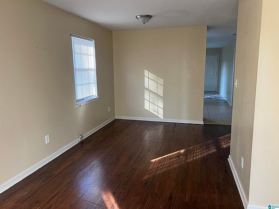 2nd image of 1352 18th St SW