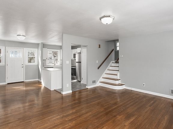 2nd image of 667 Colfax Rd