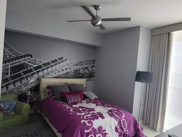 Secondary bedroom