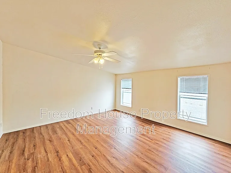 5220 Jerry Ave — Photo 21