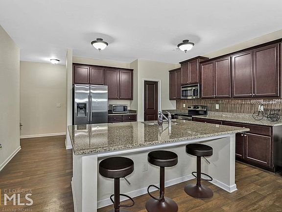 5th image of 808 Burns Estates Dr