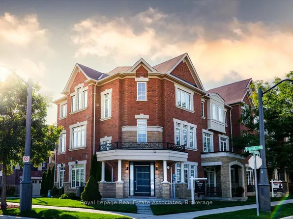 3040 Eberly Woods Dr, Oakville, ON L6M 0T5