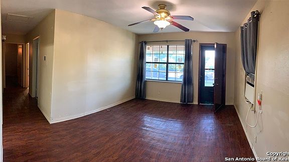 4th image of 3919 Spear St